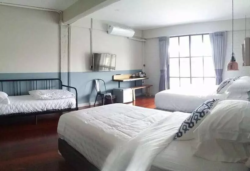 Hotelli Karnvela Phuket