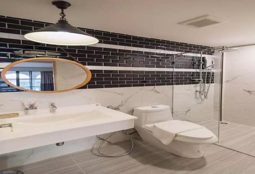 Hotelli Karnvela Phuket