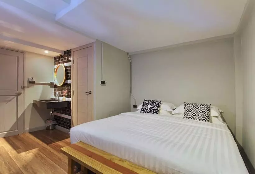 Hotelli Karnvela Phuket