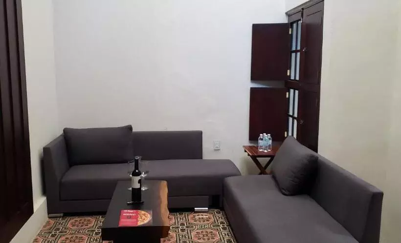هتل Maculís