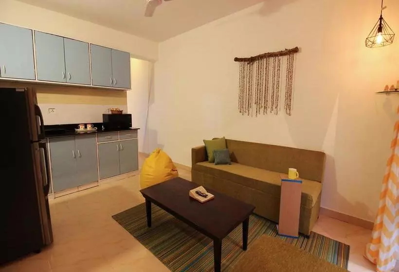 Hotelli Oyo 9788 Home 1 Bhk Near Lpk Waterfront