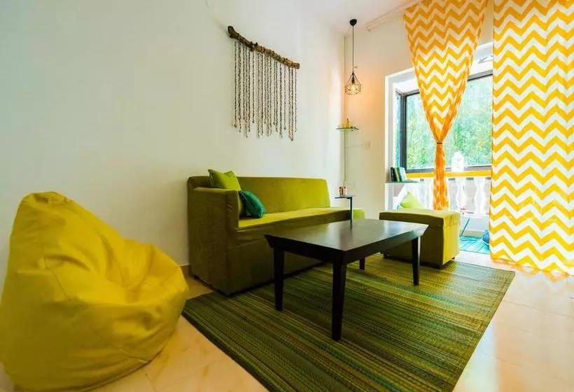Hotelli Oyo 9788 Home 1 Bhk Near Lpk Waterfront