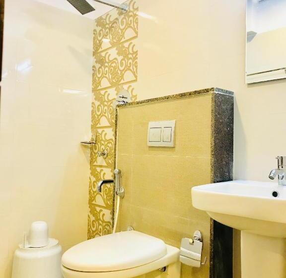 فندق Regalia Inn &suites