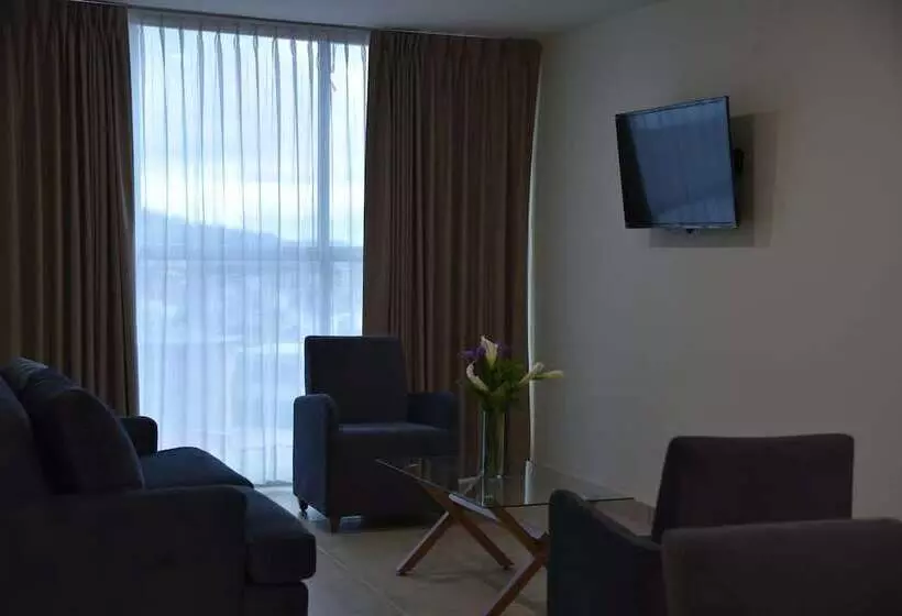 هتل Suites San Pedro