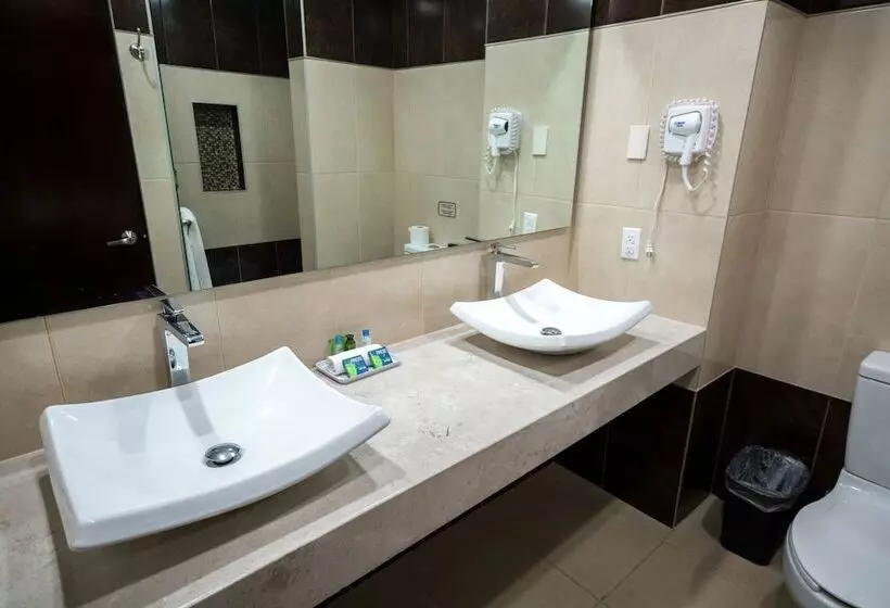 هتل Suites San Pedro