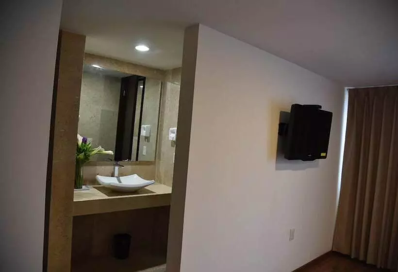 هتل Suites San Pedro