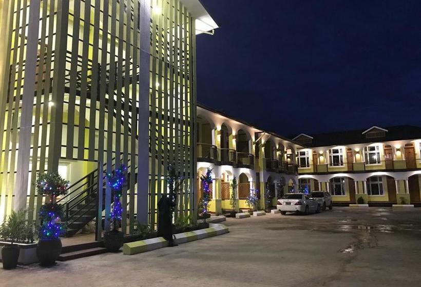 هتل Three Seasons