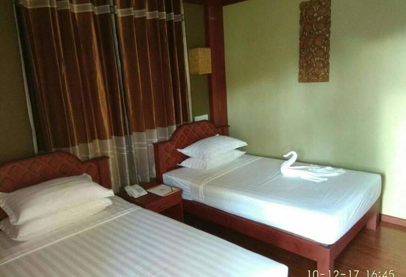 هتل Three Seasons