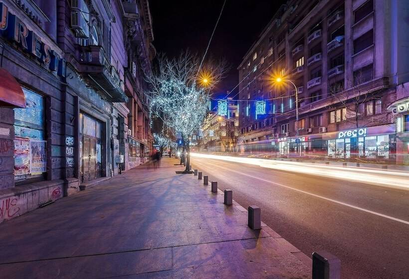 هتل Upstairs Boutique