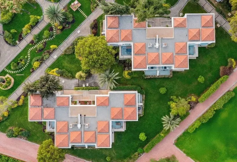 Merit Royal Gardens Hotel & Casino