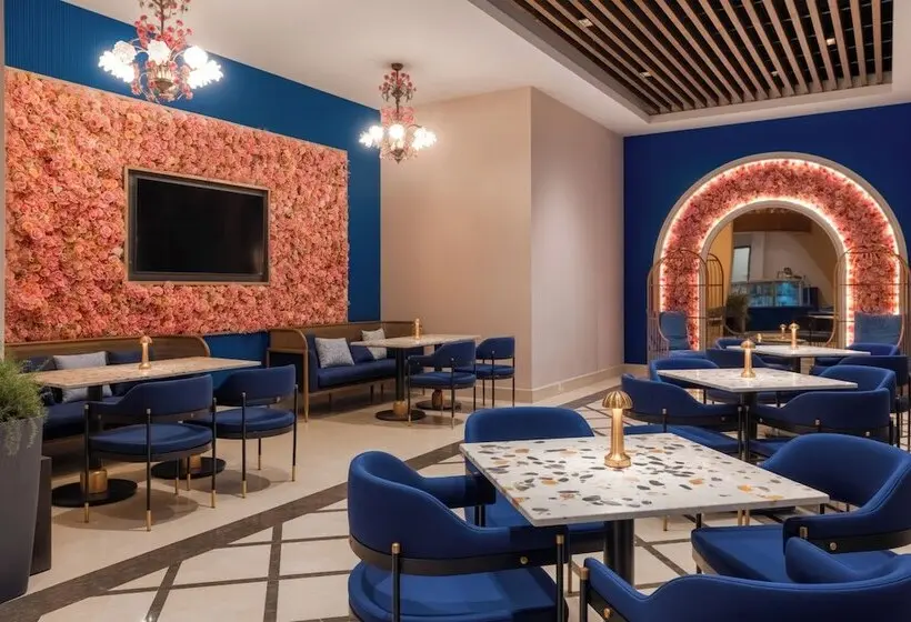 Merit Royal Gardens Hotel & Casino