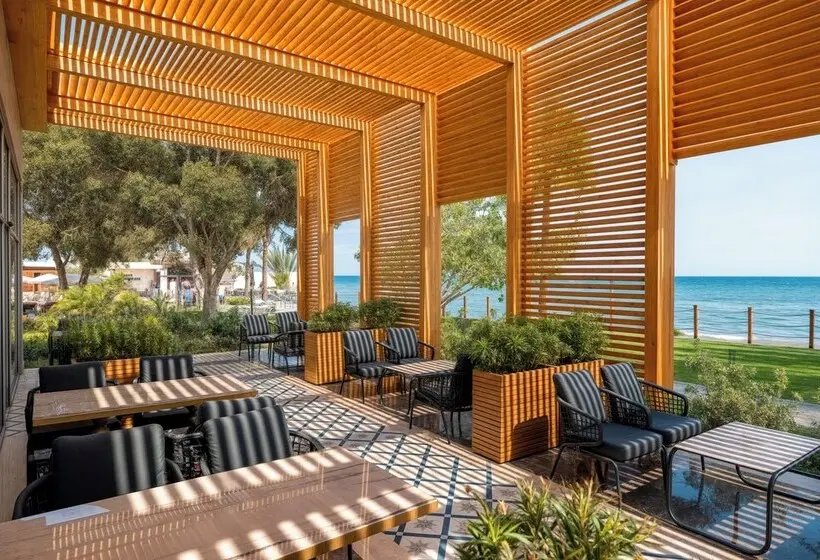 Merit Royal Gardens Hotel & Casino