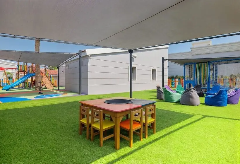 Merit Royal Gardens Hotel & Casino