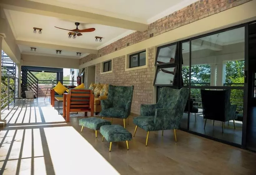 هتل Kasambabezi Lodge