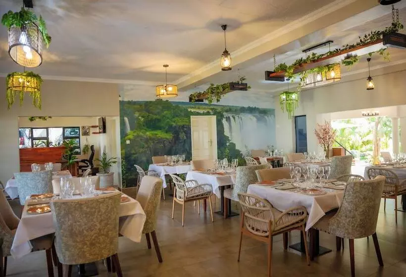 هتل Kasambabezi Lodge
