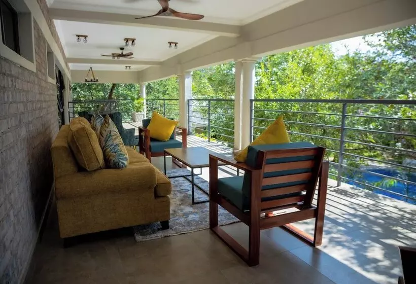 هتل Kasambabezi Lodge