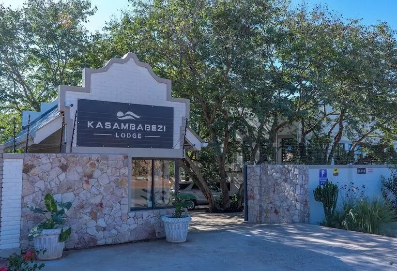 هتل Kasambabezi Lodge