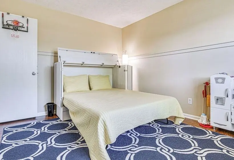 12 Mi To Indianapolis Motor Speedway: Home W/ Deck