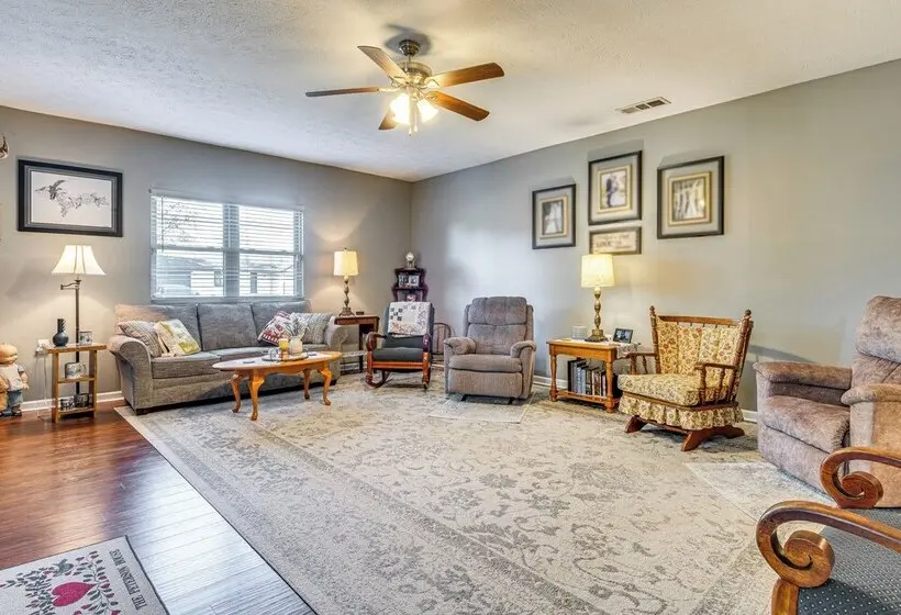 12 Mi To Indianapolis Motor Speedway: Home W/ Deck