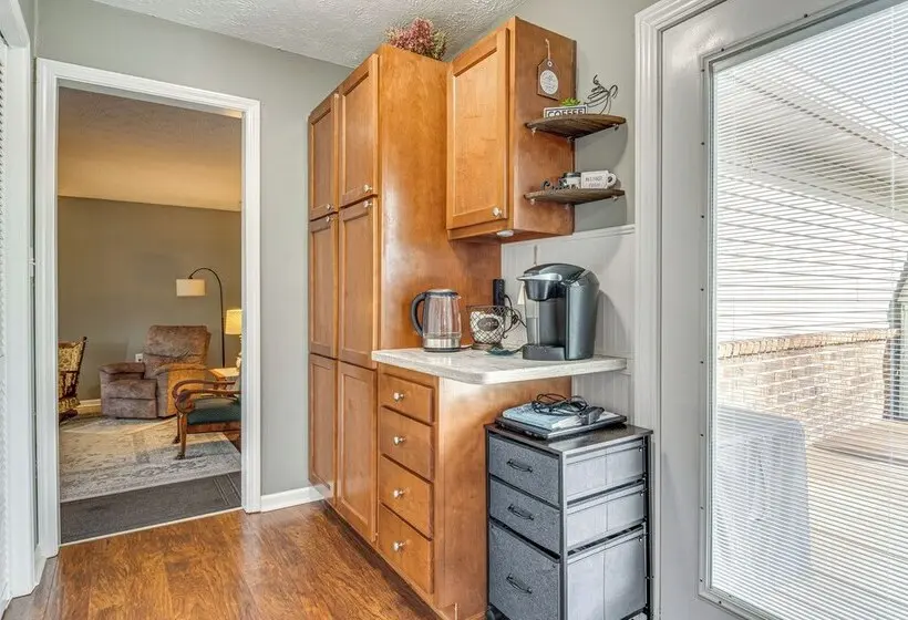 12 Mi To Indianapolis Motor Speedway: Home W/ Deck