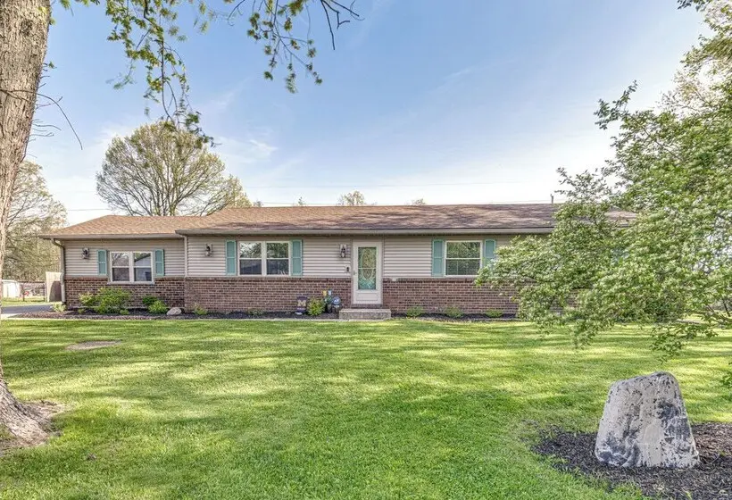 12 Mi To Indianapolis Motor Speedway: Home W/ Deck