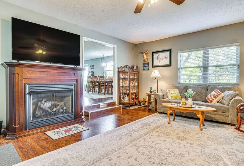 12 Mi To Indianapolis Motor Speedway: Home W/ Deck