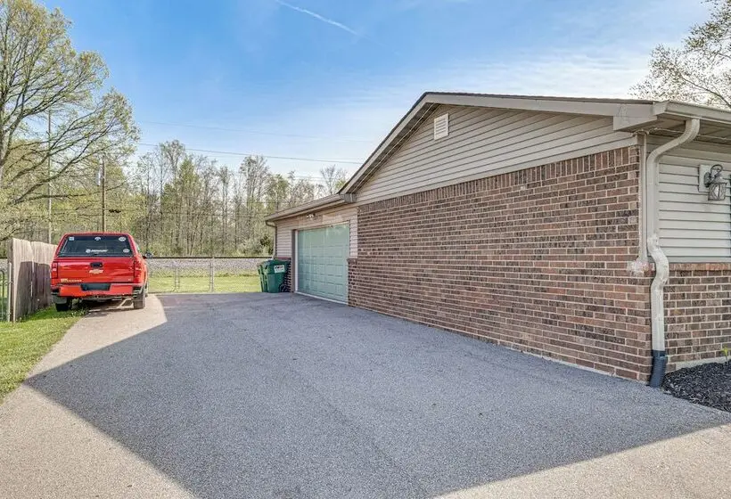 12 Mi To Indianapolis Motor Speedway: Home W/ Deck