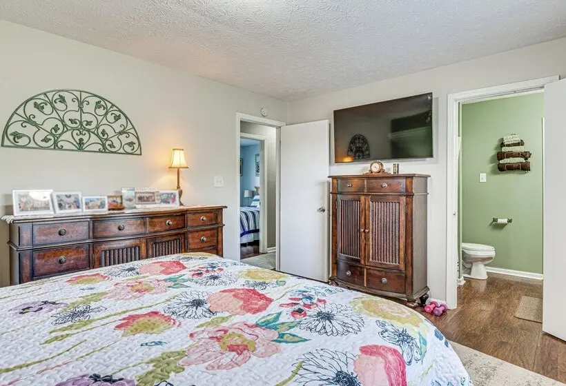 12 Mi To Indianapolis Motor Speedway: Home W/ Deck