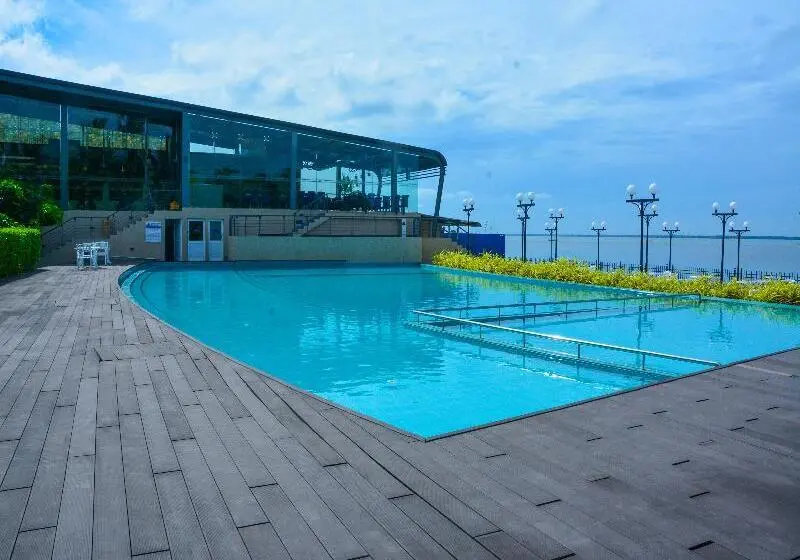 Grandeeza Hotel By Galison