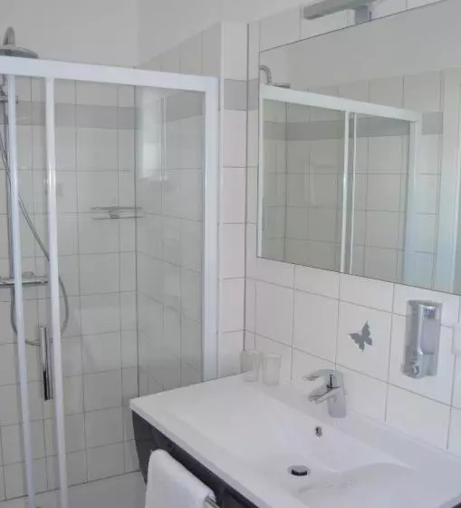 Aamiaismajoitus (B&B) Pension Zum Strell