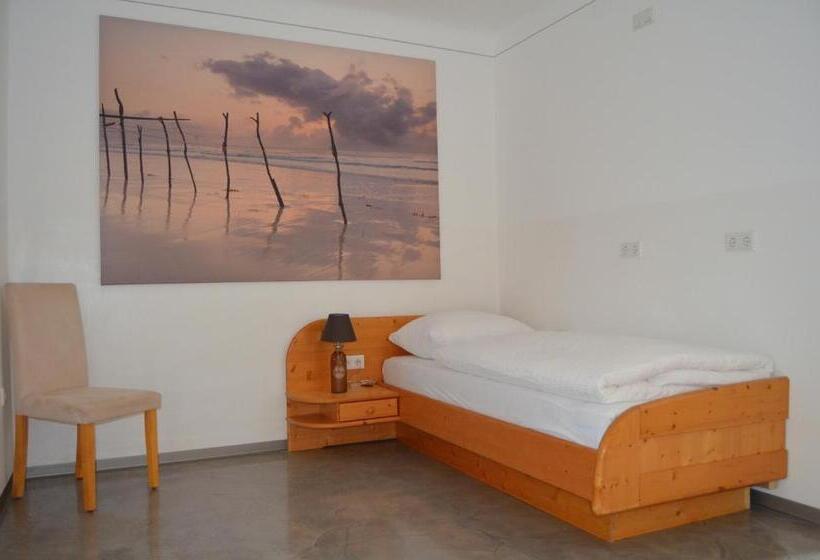 住宿加早餐 Pension Zum Strell