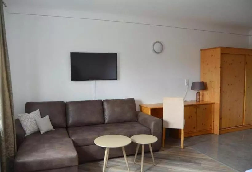 Aamiaismajoitus (B&B) Pension Zum Strell