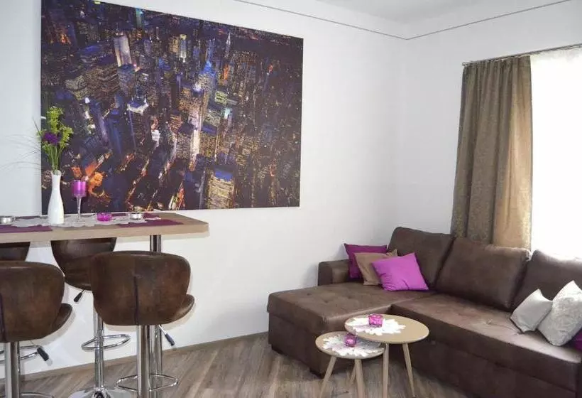 Aamiaismajoitus (B&B) Pension Zum Strell