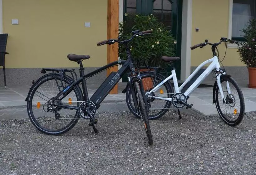 Aamiaismajoitus (B&B) Pension Zum Strell