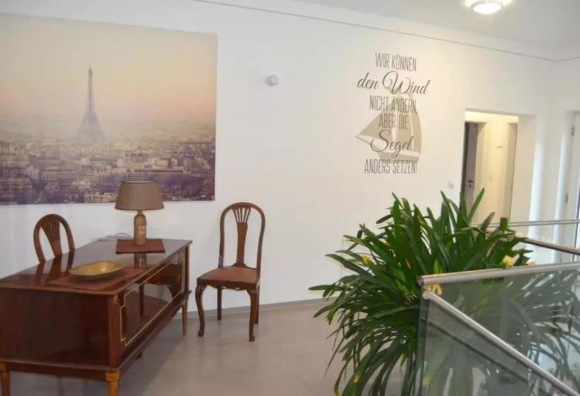 Aamiaismajoitus (B&B) Pension Zum Strell