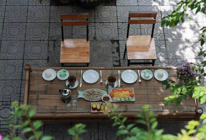 تختخواب و صبحانه The Hillside Homestay Hue