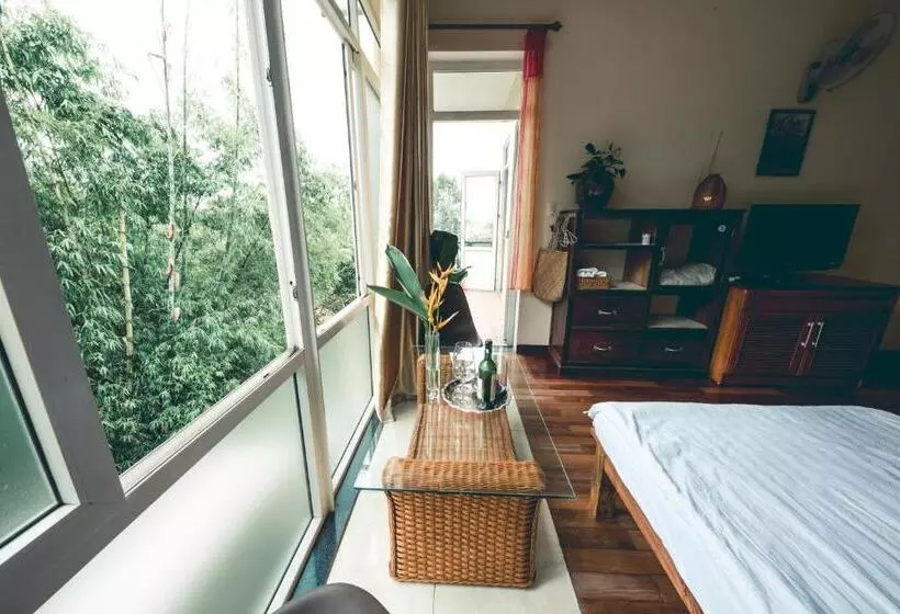 تختخواب و صبحانه The Hillside Homestay Hue