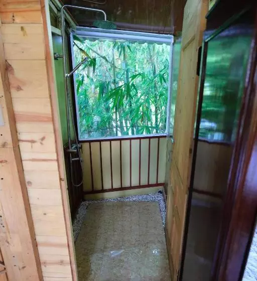 تختخواب و صبحانه The Hillside Homestay Hue