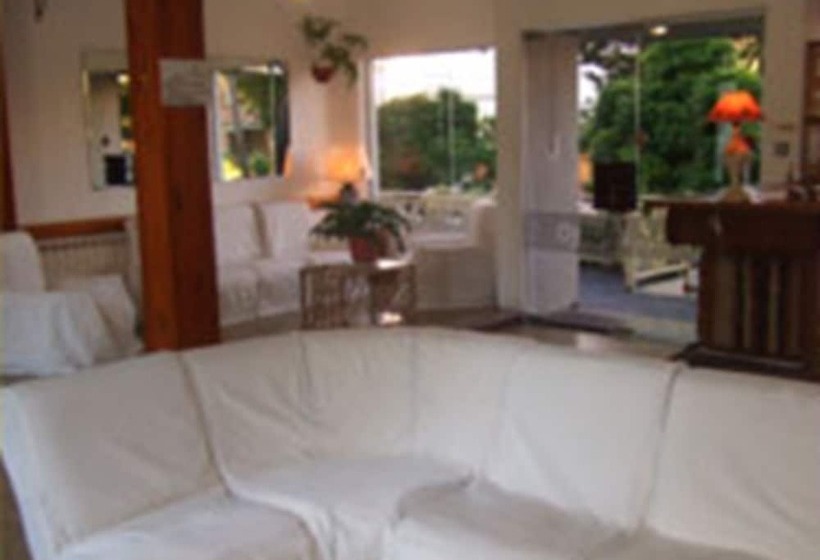 בית מלון כפרי Aloha