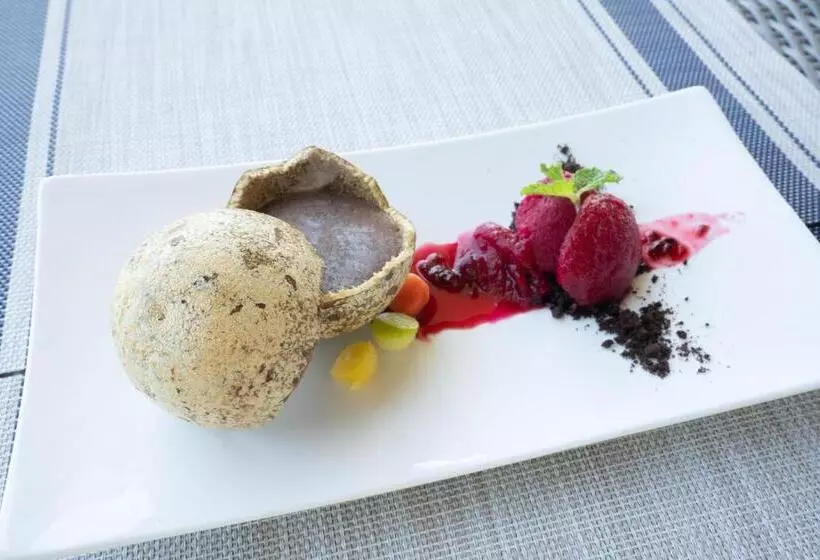 Hotelli Aprota Villas Arugambay