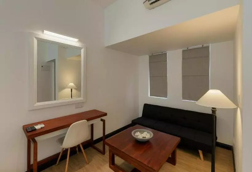 Hotelli Aprota Villas Arugambay