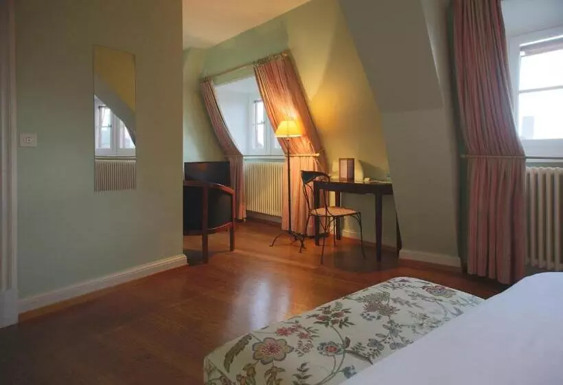 ホテル Brasserie Au Violon