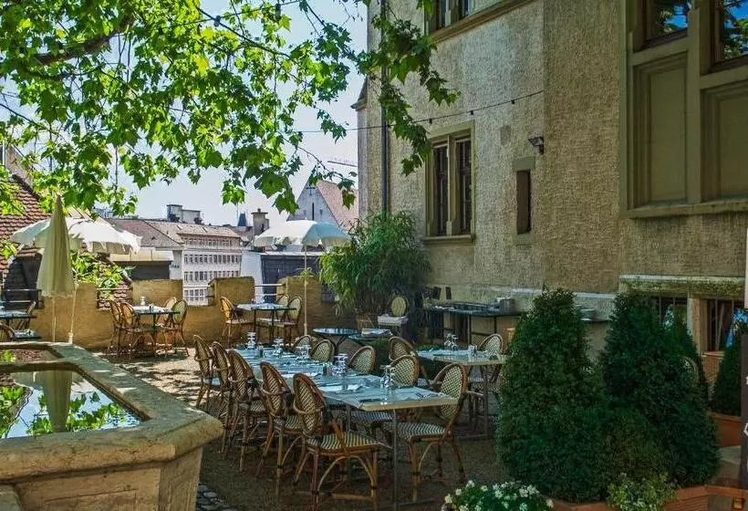 ホテル Brasserie Au Violon