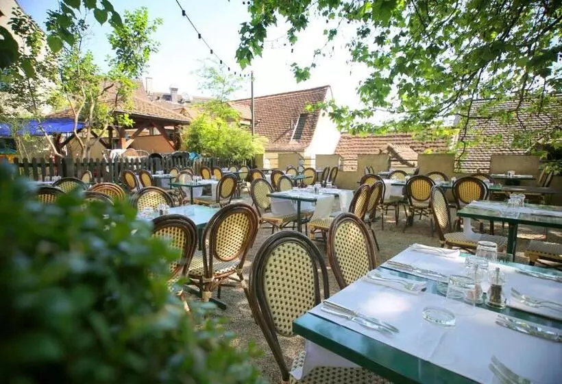 ホテル Brasserie Au Violon