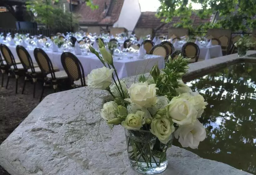 ホテル Brasserie Au Violon