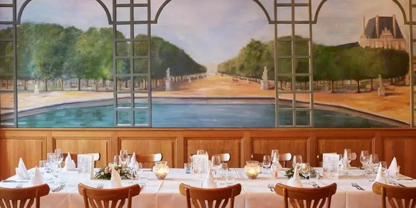 ホテル Brasserie Au Violon