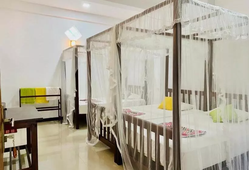 هتل Gihan Guesthouse