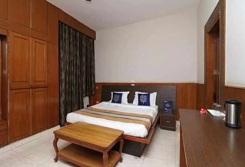 ホテル Oyo 10177 A Gulshan Continental