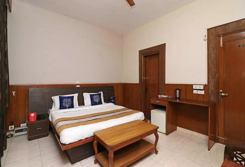 ホテル Oyo 10177 A Gulshan Continental