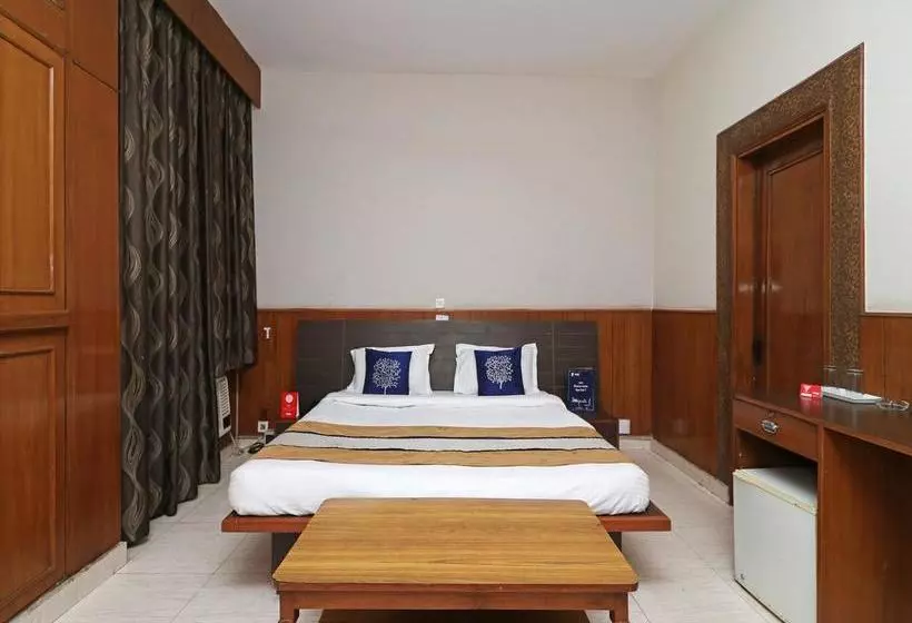 ホテル Oyo 10177 A Gulshan Continental